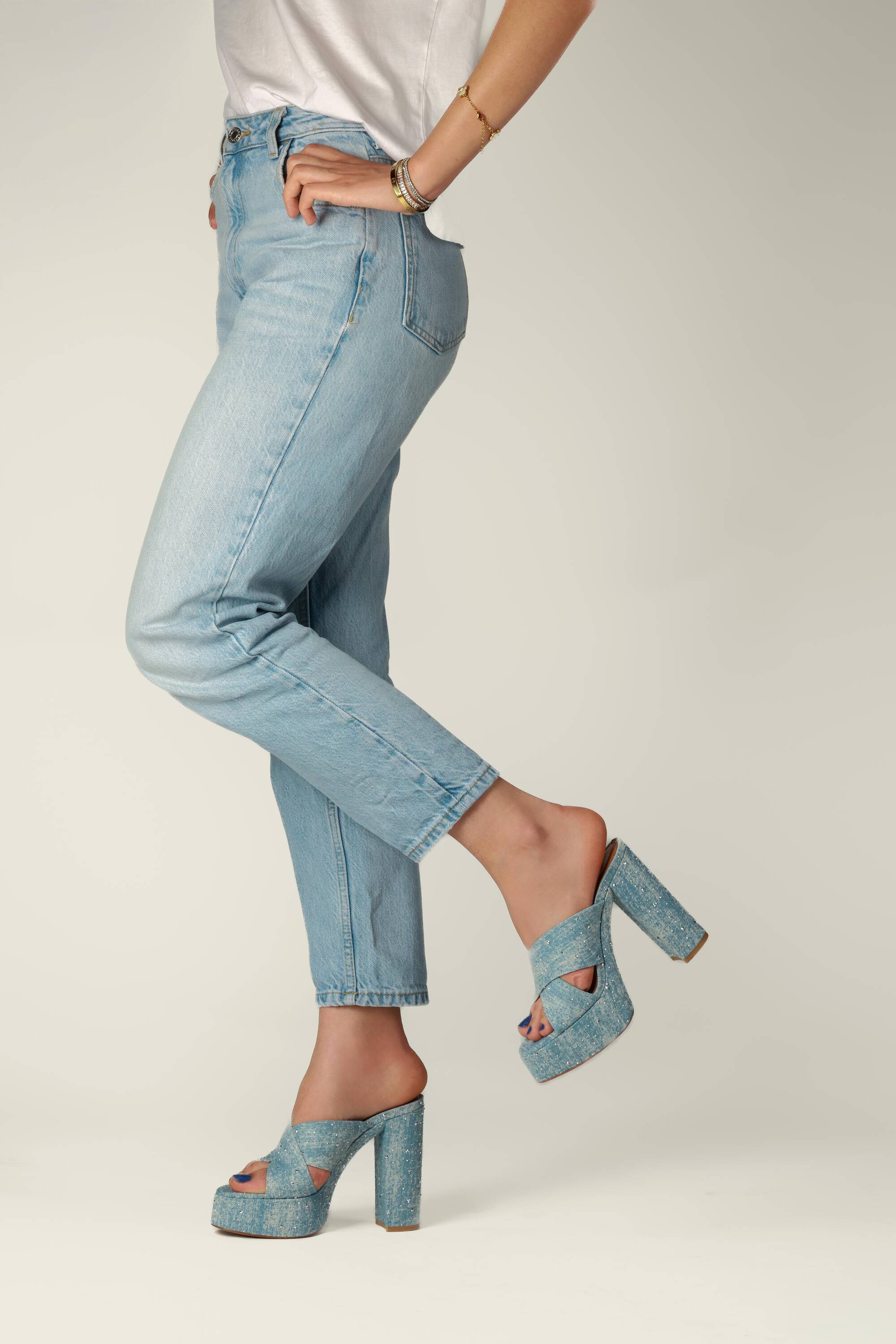 Açık Mavi Bantsız Platform