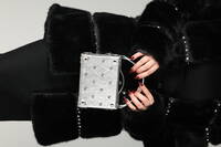 Gri Taş Detaylı Taş Çanta 