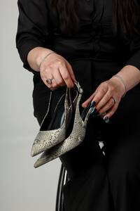 Gri Yılan Desenli Kısa Topuk Stiletto